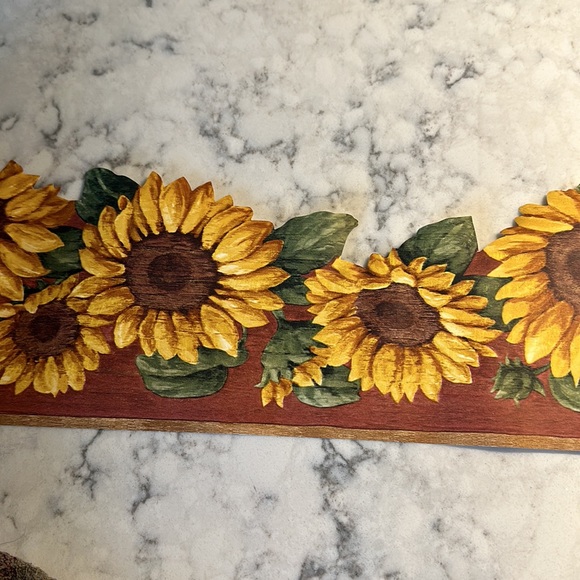 Decorative SUNFLOWER WALLPAPER BORDER FOUR brand new rolls of 5 yards each. - Picture 4 of 5